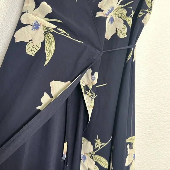 Lulu’s All Mine Navy Floral Print High Low Wrap Dress Womens Size Medium - Picture 5 of 14